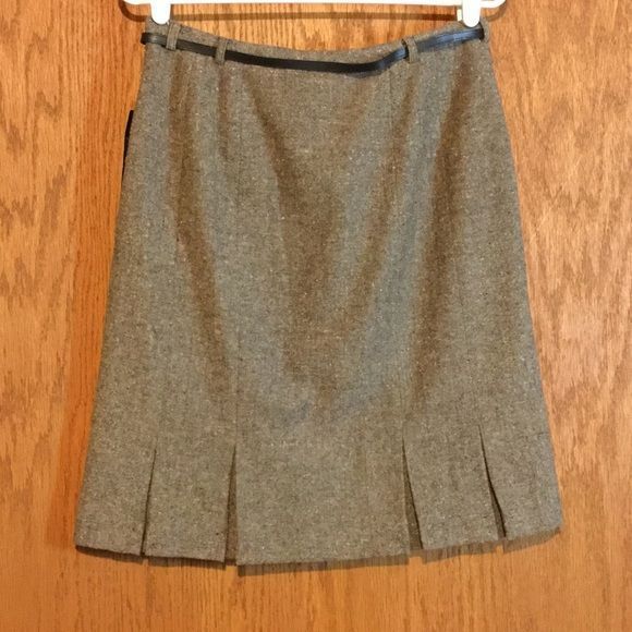 Norton McNaughton Petites Skirt Brown with belt. - Picture 2 of 4
